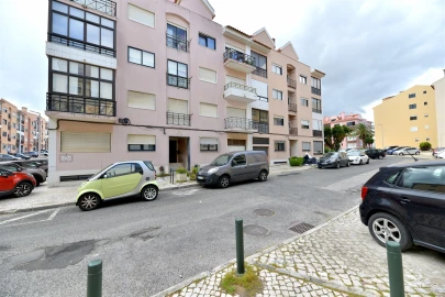 Apartamento T2 para Arrendamento em Carcavelos e Parede