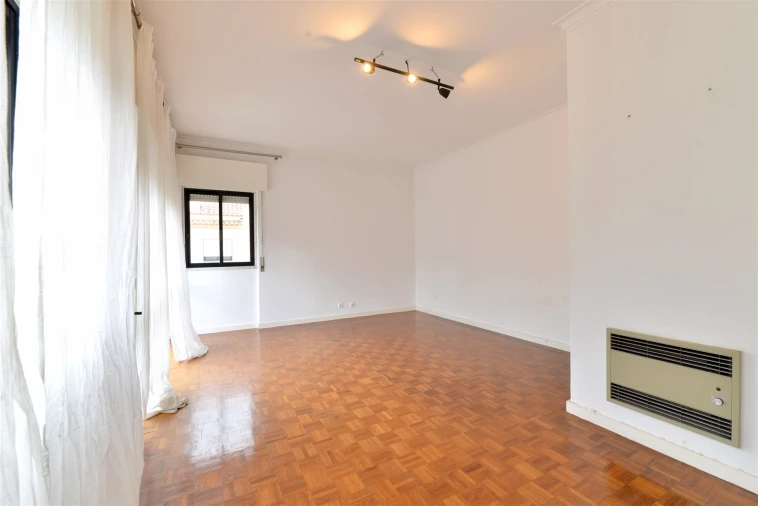 Apartamento T2 para Arrendamento em Carcavelos e Parede Foto 2