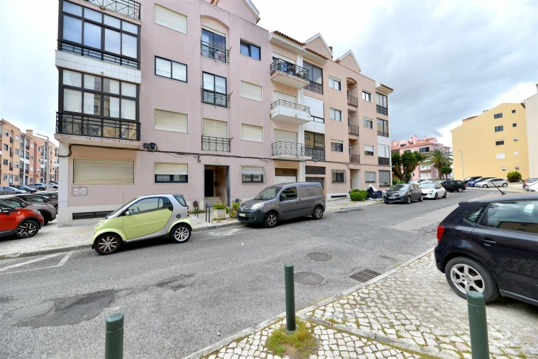 Apartamento T2 para Arrendamento em Carcavelos e Parede Foto 29