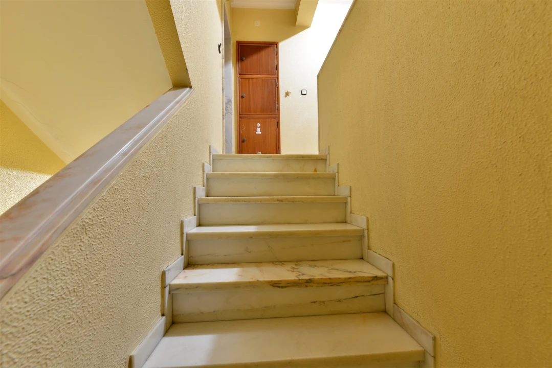 Apartamento T2 para Arrendamento em Carcavelos e Parede Foto 23