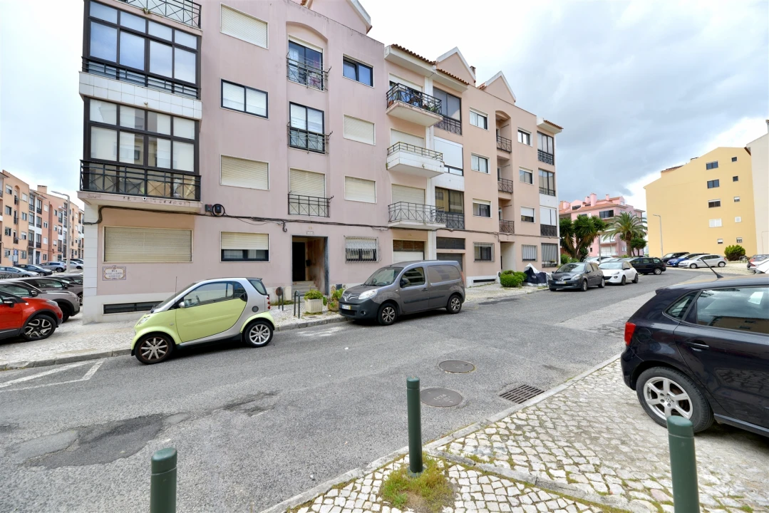 Apartamento T2 para Arrendamento em Carcavelos e Parede Foto 29