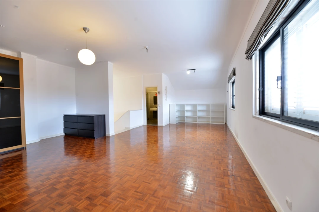 Apartamento T2 para Arrendamento em Carcavelos e Parede Foto 15