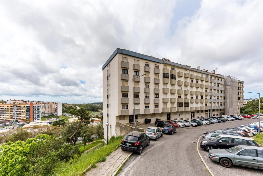 Apartamento T2 para Venda em Rio de Mouro Foto 1