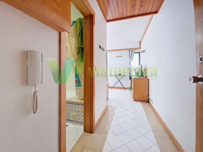 Apartamento T1 para Venda em Quarteira Foto 5