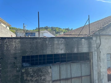 Moradia T3 para Venda em Vila e Roussas