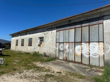 Moradia T3 para Venda em Vila e Roussas