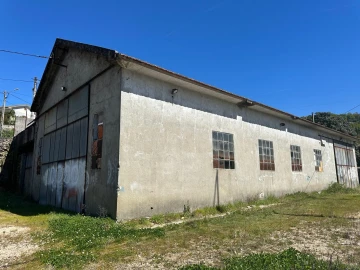 Moradia T3 para Venda em Vila e Roussas