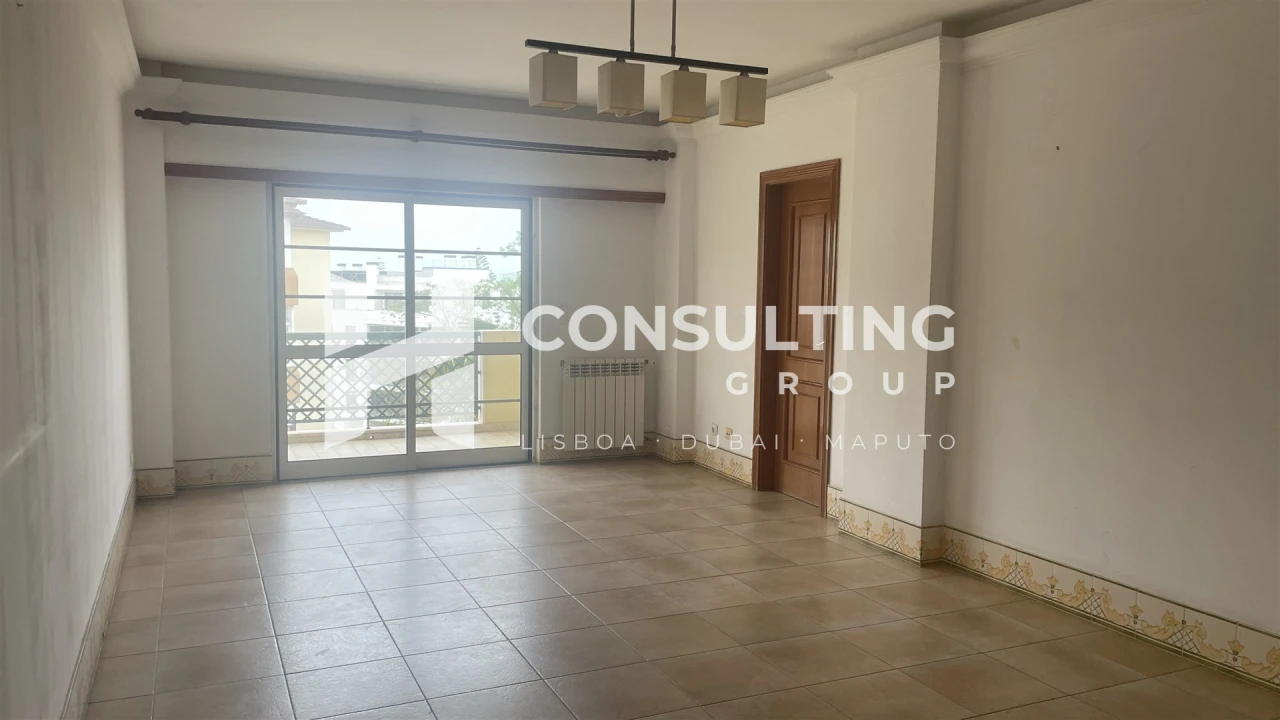 Apartamento T2 para Venda em Carcavelos e Parede Foto 14