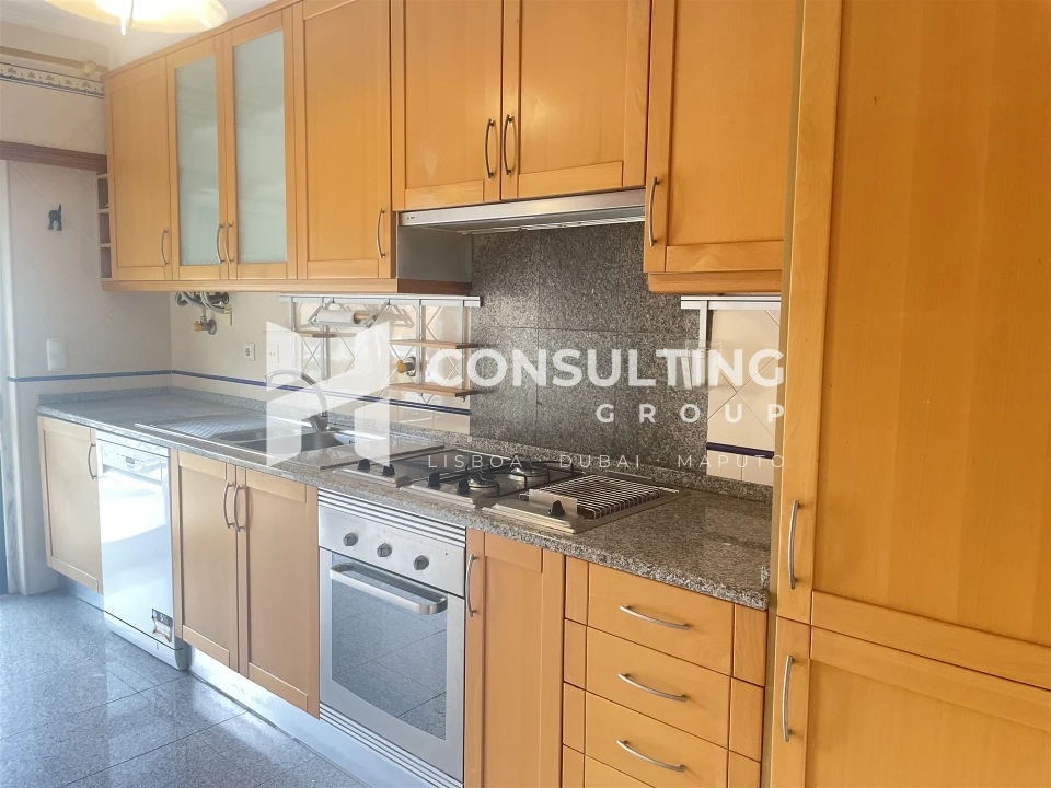 Apartamento T2 para Venda em Carcavelos e Parede Foto 5