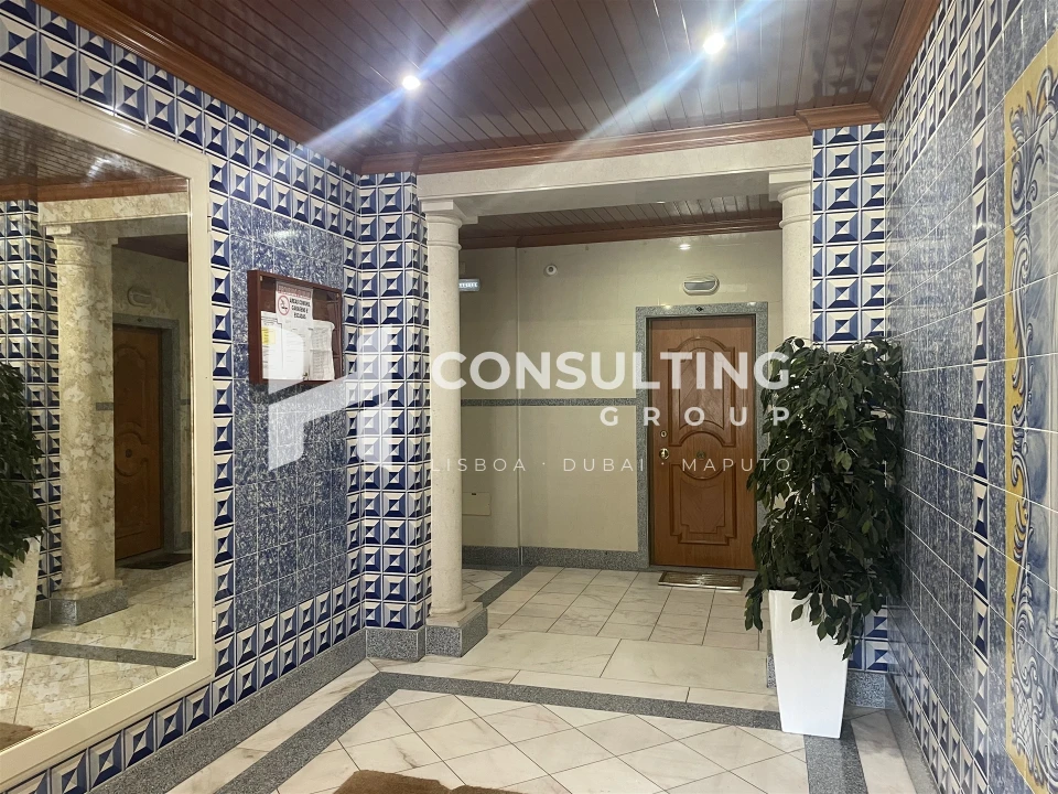 Apartamento T2 para Venda em Carcavelos e Parede Foto 54