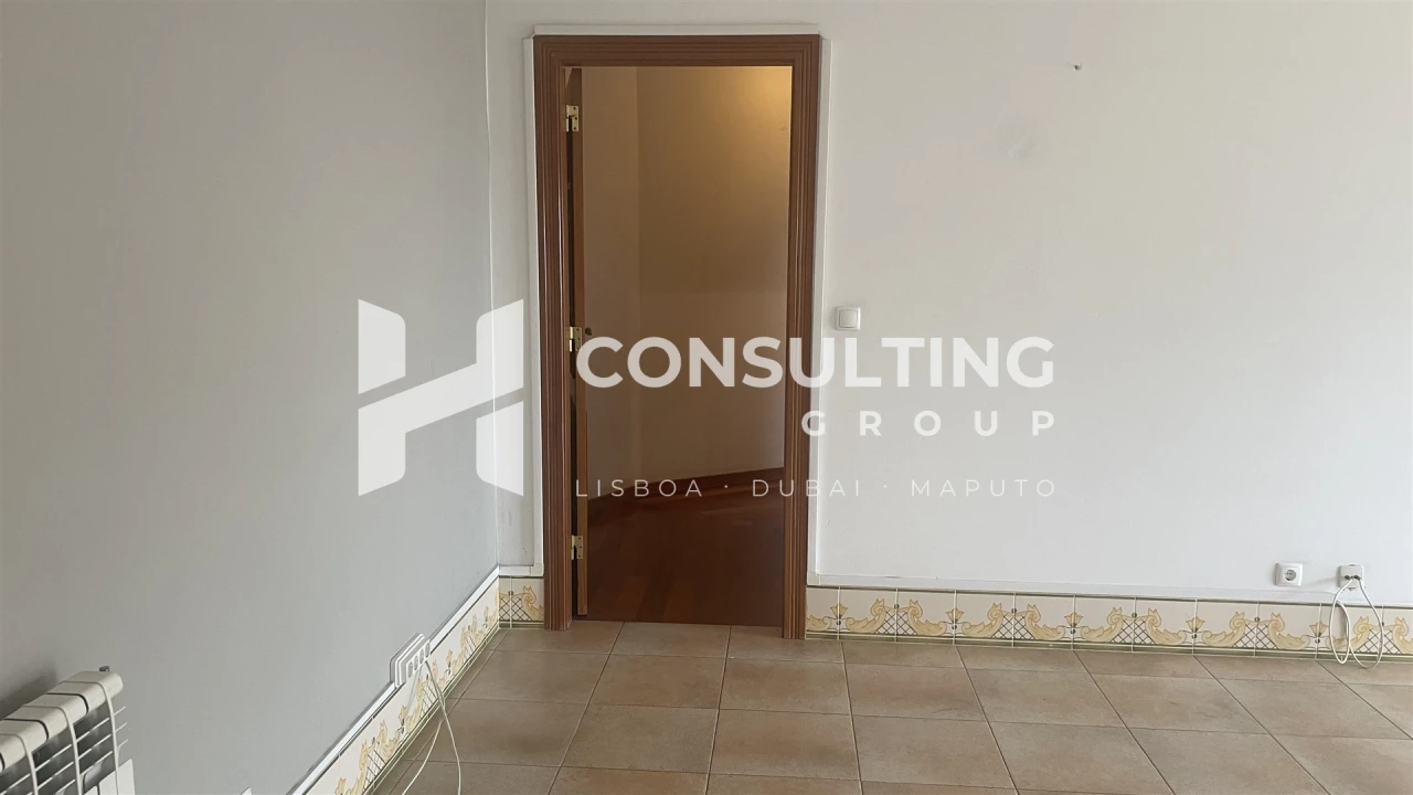 Apartamento T2 para Venda em Carcavelos e Parede Foto 17