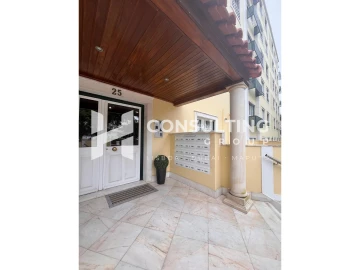 Apartamento T2 para Venda em Carcavelos e Parede