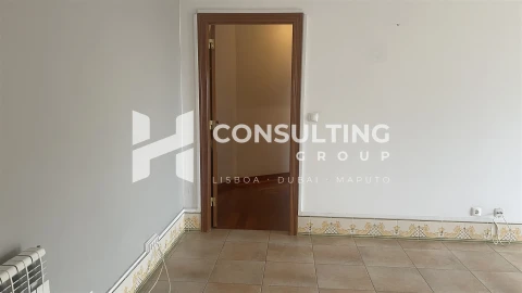 Apartamento T2 para Venda em Carcavelos e Parede