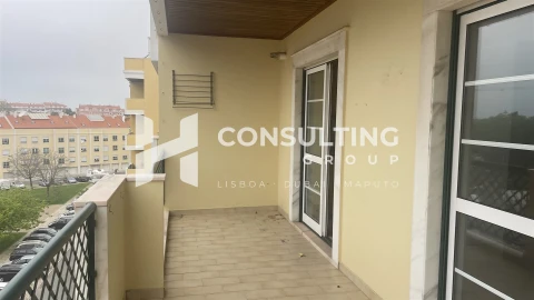 Apartamento T2 para Venda em Carcavelos e Parede