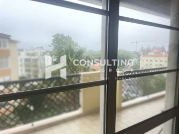 Apartamento T2 para Venda em Carcavelos e Parede