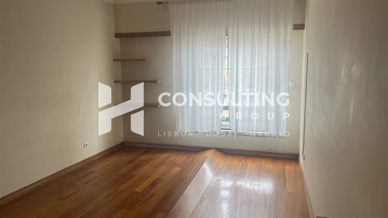 Apartamento T2 para Venda em Carcavelos e Parede Foto 36