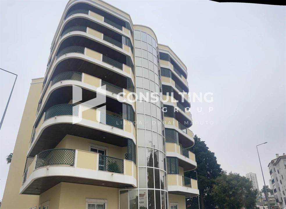 Apartamento T2 para Venda em Carcavelos e Parede Foto 61