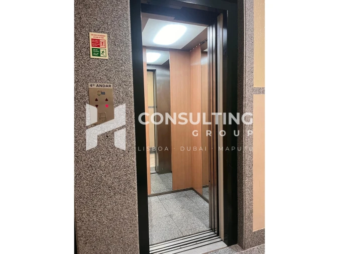 Apartamento T2 para Venda em Carcavelos e Parede Foto 53