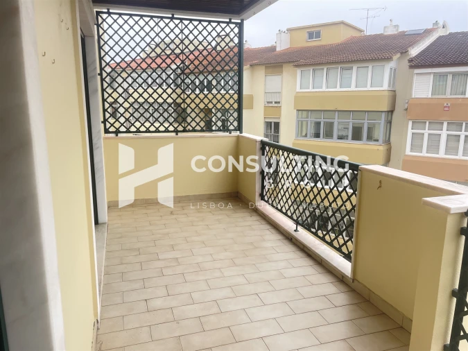 Apartamento T2 para Venda em Carcavelos e Parede Foto 20
