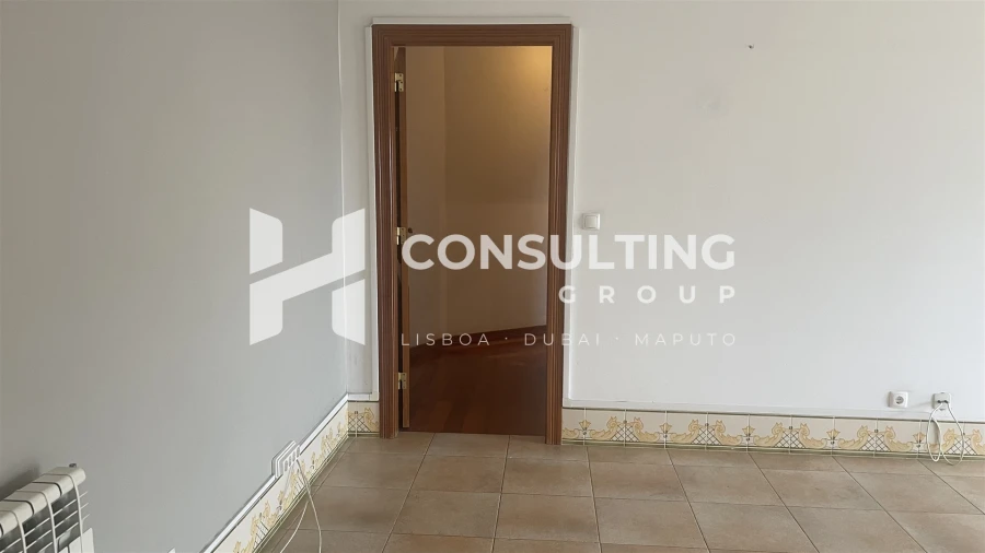 Apartamento T2 para Venda em Carcavelos e Parede Foto 17