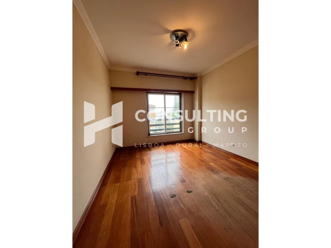 Apartamento T2 para Venda em Carcavelos e Parede Foto 28