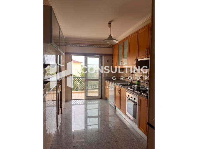 Apartamento T2 para Venda em Carcavelos e Parede Foto 4