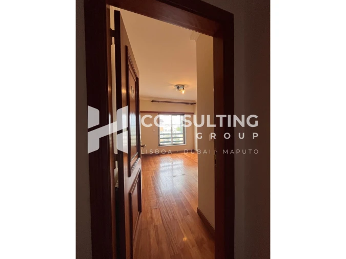 Apartamento T2 para Venda em Carcavelos e Parede Foto 27