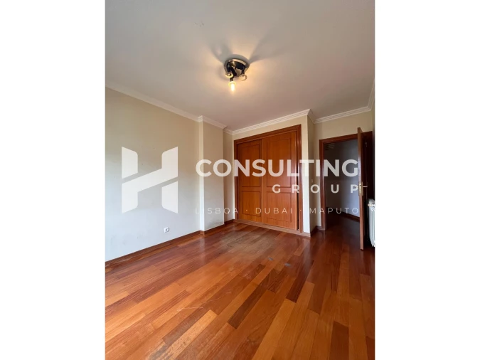 Apartamento T2 para Venda em Carcavelos e Parede Foto 33