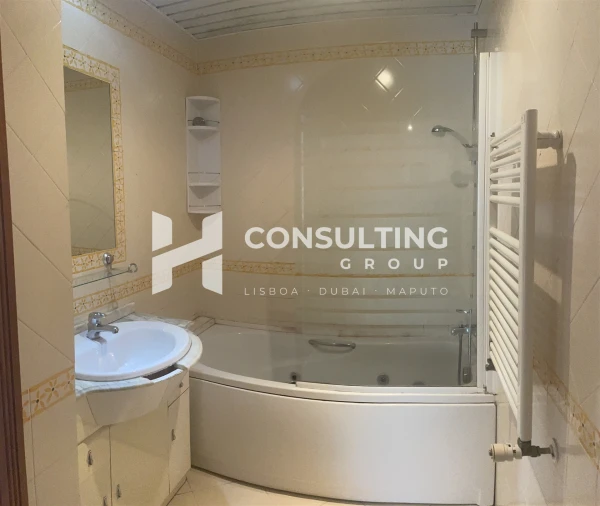 Apartamento T2 para Venda em Carcavelos e Parede Foto 43