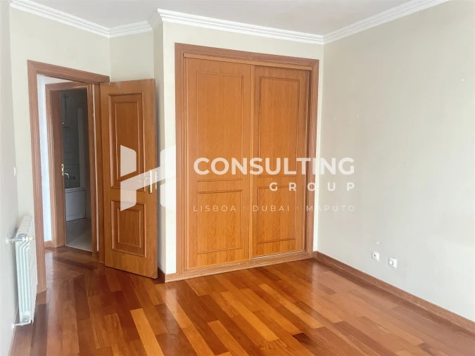Apartamento T2 para Venda em Carcavelos e Parede Foto 39