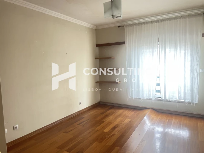 Apartamento T2 para Venda em Carcavelos e Parede Foto 37