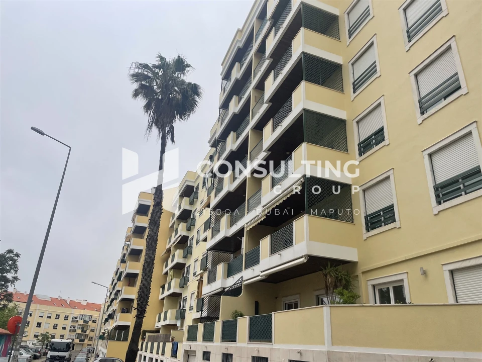 Apartamento T2 para Venda em Carcavelos e Parede Foto 59