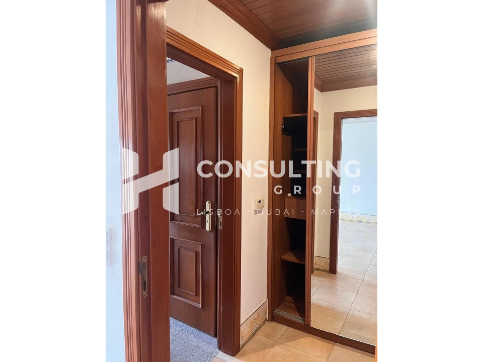 Apartamento T2 para Venda em Carcavelos e Parede Foto 3