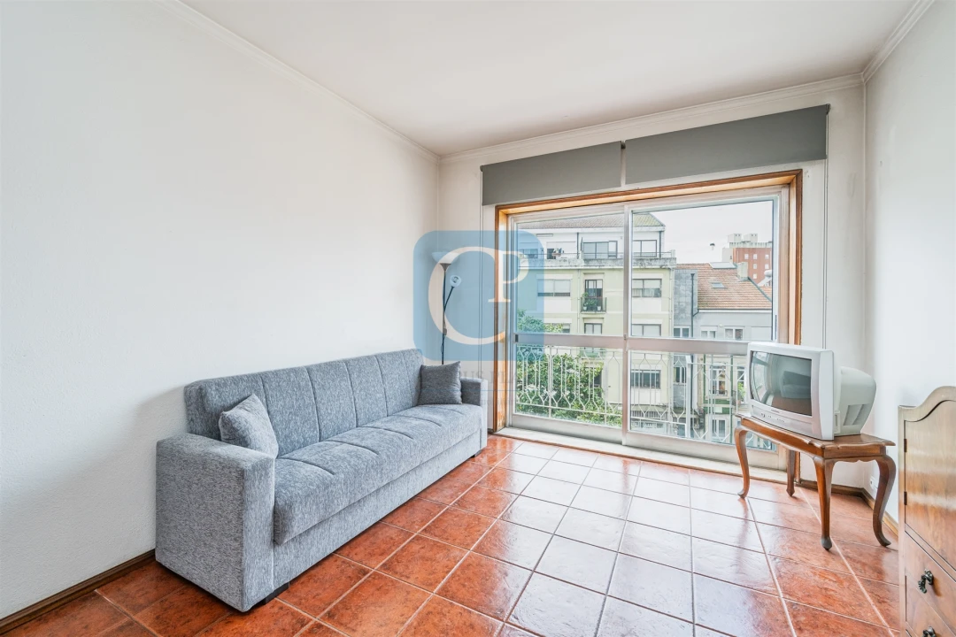 Apartamento T1 para Venda em Paranhos Foto 1