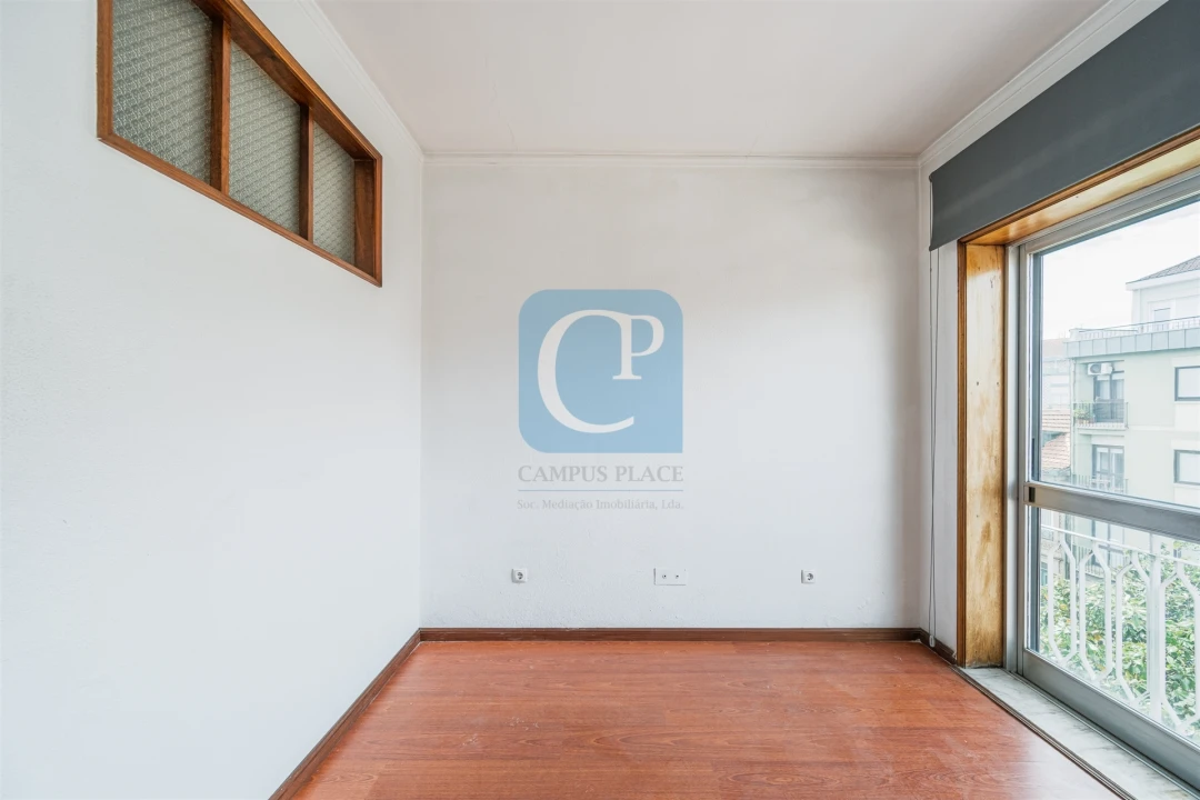 Apartamento T1 para Venda em Paranhos Foto 12