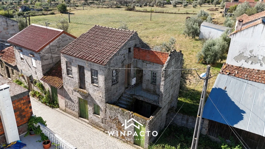 Moradia T3 para Venda em Canas de Senhorim