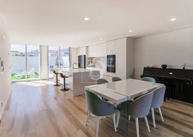 Moradia T4 para Venda em Barcelos, V.Boa, V.Frescainha