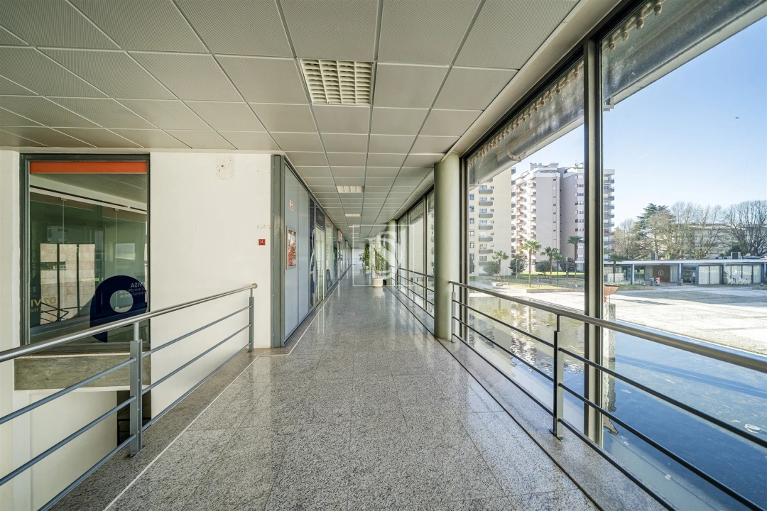 Loja para Arrendamento em São Vitor (Braga) Foto 6