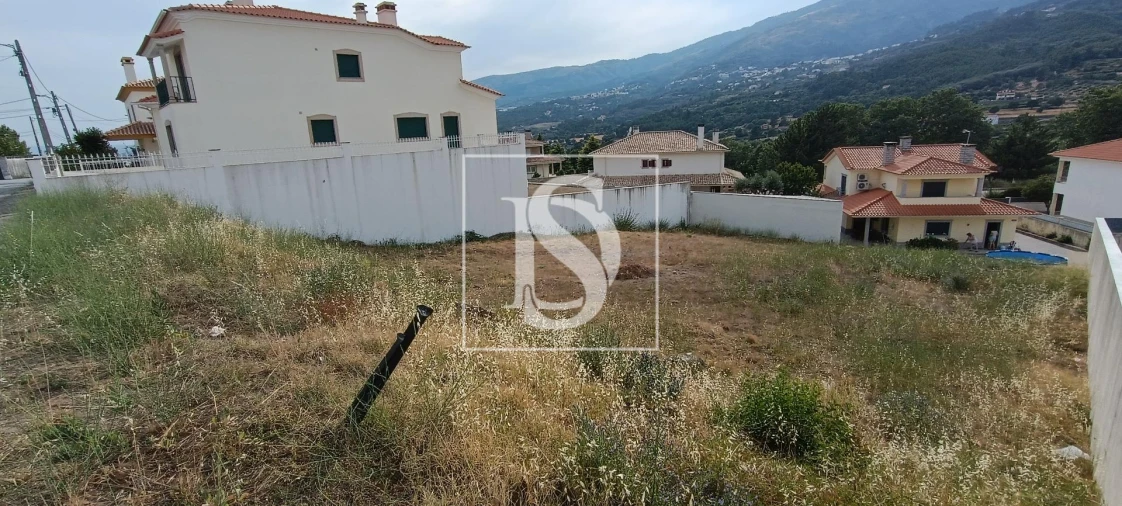 Terreno para Venda em Teixoso e Sarzedo Foto 4