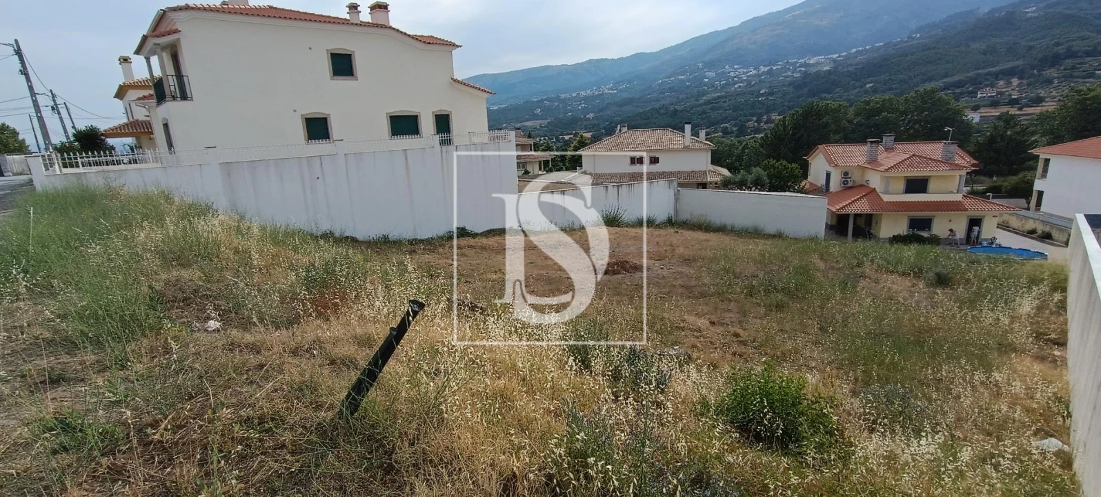 Terreno para Venda em Teixoso e Sarzedo Foto 4