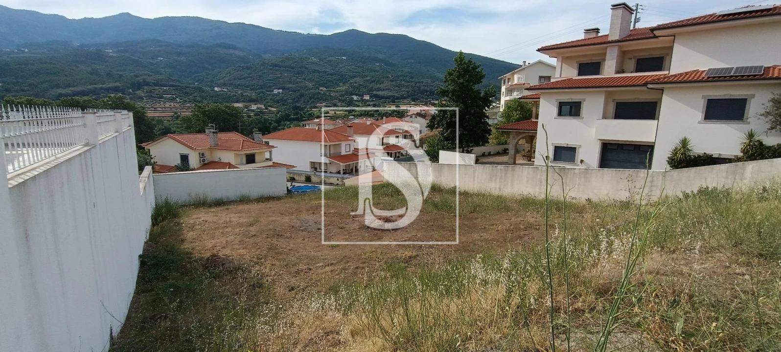 Terreno para Venda em Teixoso e Sarzedo Foto 5