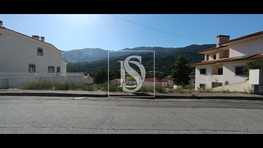 Terreno para Venda em Teixoso e Sarzedo
