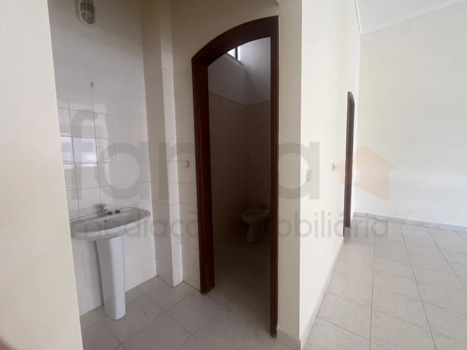 Loja para Venda em Cacém e São Marcos Foto 5