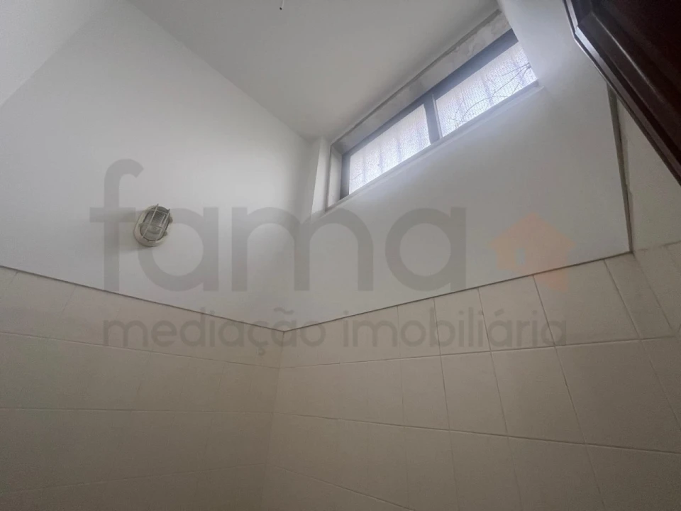 Loja para Venda em Cacém e São Marcos Foto 11