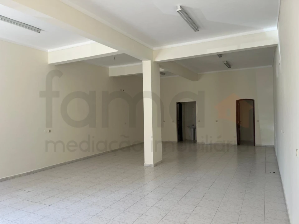 Loja para Venda em Cacém e São Marcos Foto 14