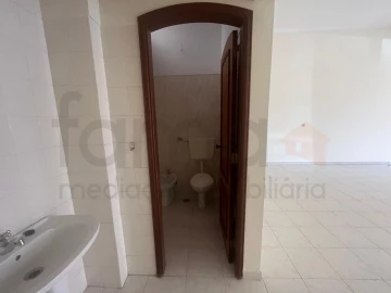 Loja para Venda em Cacém e São Marcos