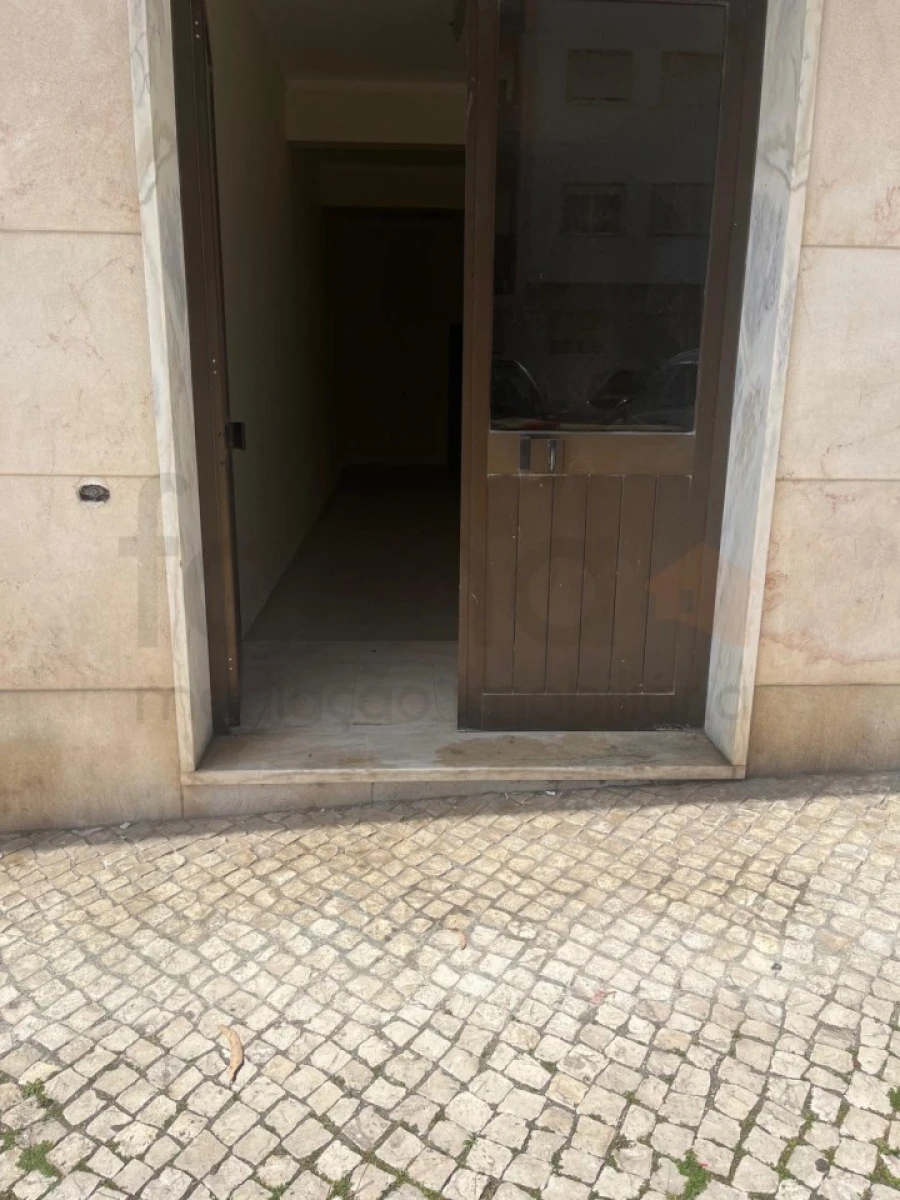 Loja para Venda em Cacém e São Marcos Foto 7