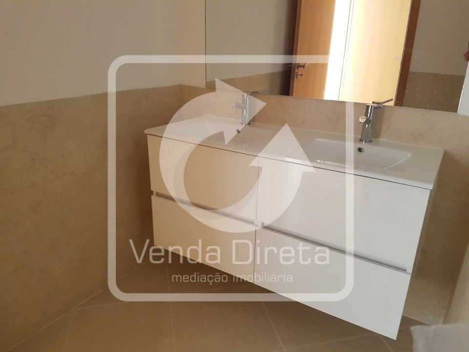 Apartamento T3 para Venda em Palhais e Coina Foto 13