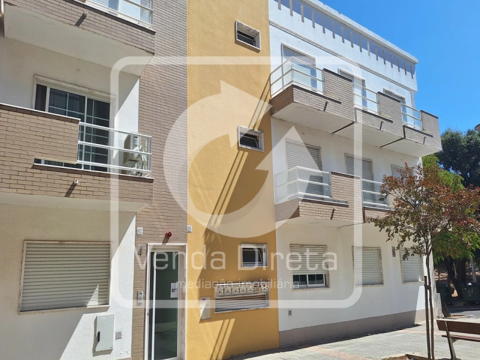 Apartamento T3 para Venda em Palhais e Coina Foto 3