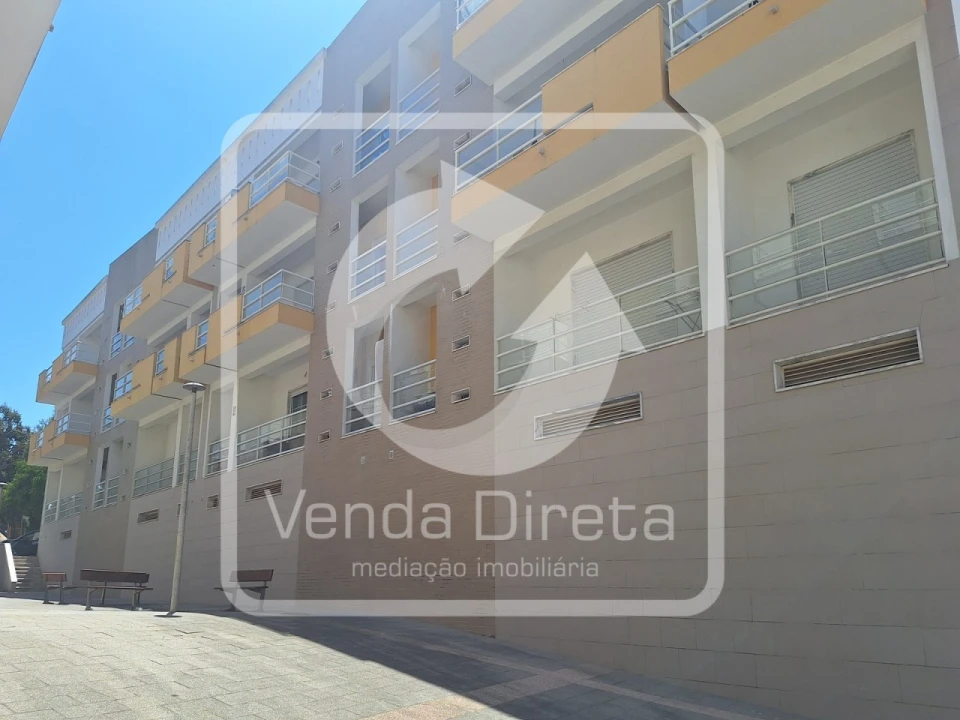 Apartamento T3 para Venda em Palhais e Coina Foto 1